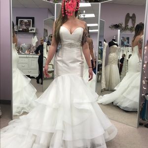 Allure Bridal Wedding Dress in style #9416